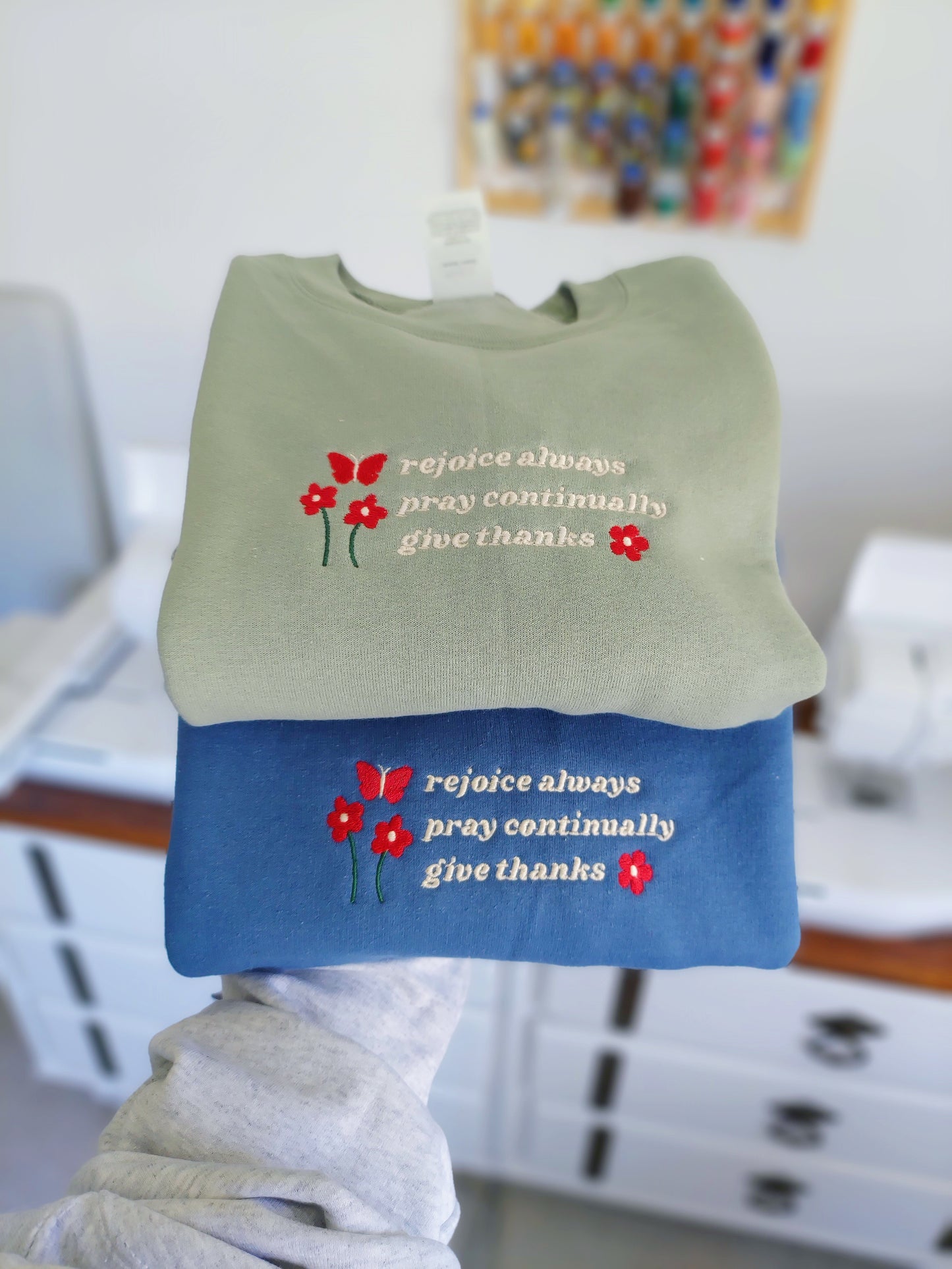 Rejoice Always Embroidered Crew / Sage
