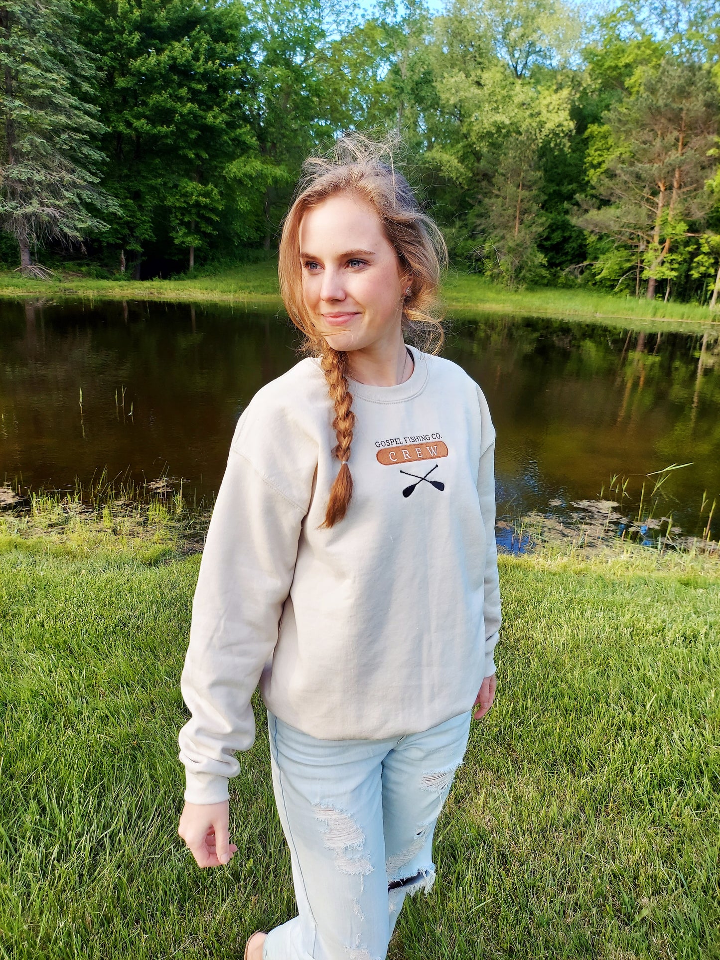 Gospel Fishing Co Embroidered Crew / Beige