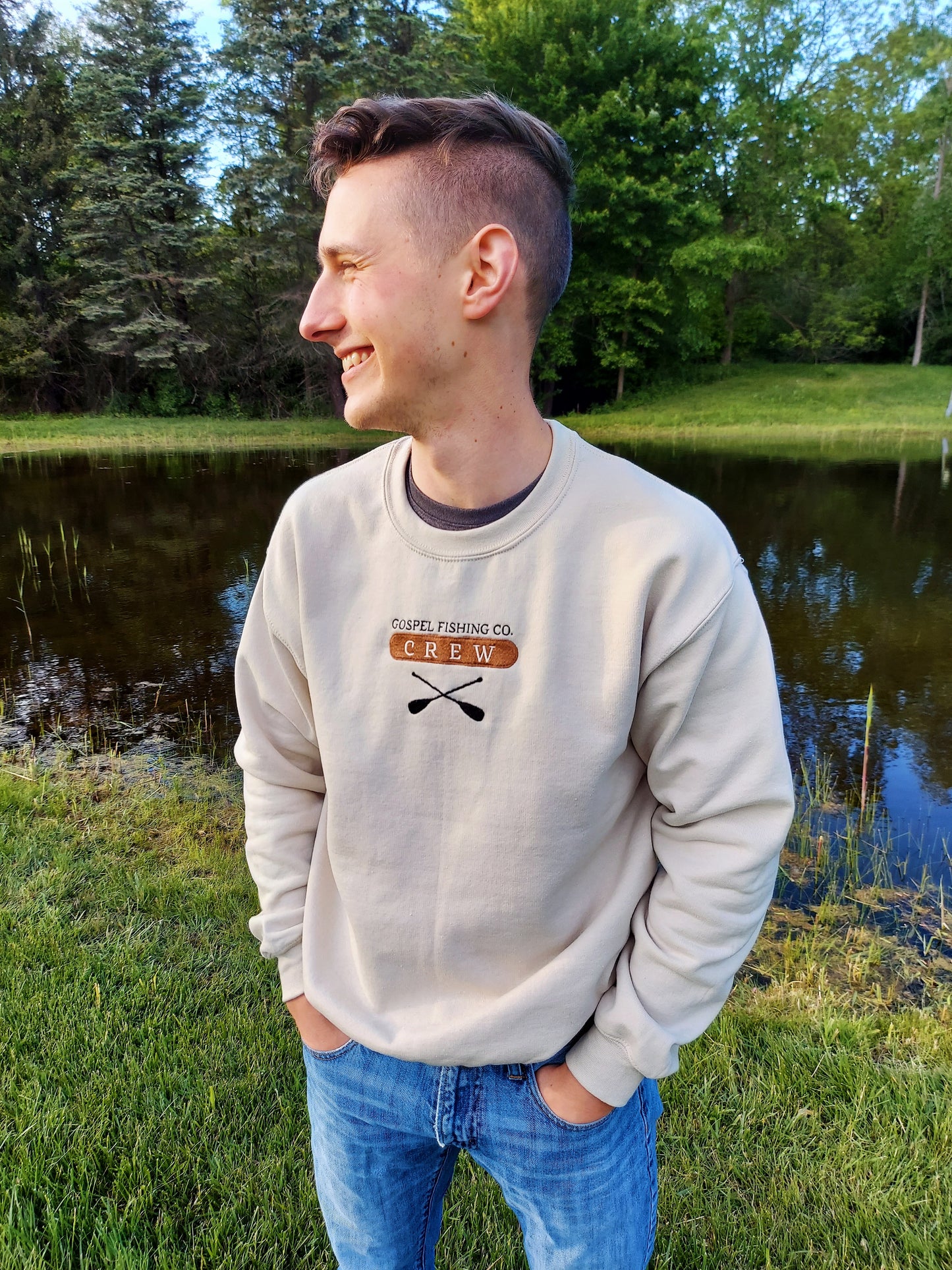 Gospel Fishing Co Embroidered Crew / Beige