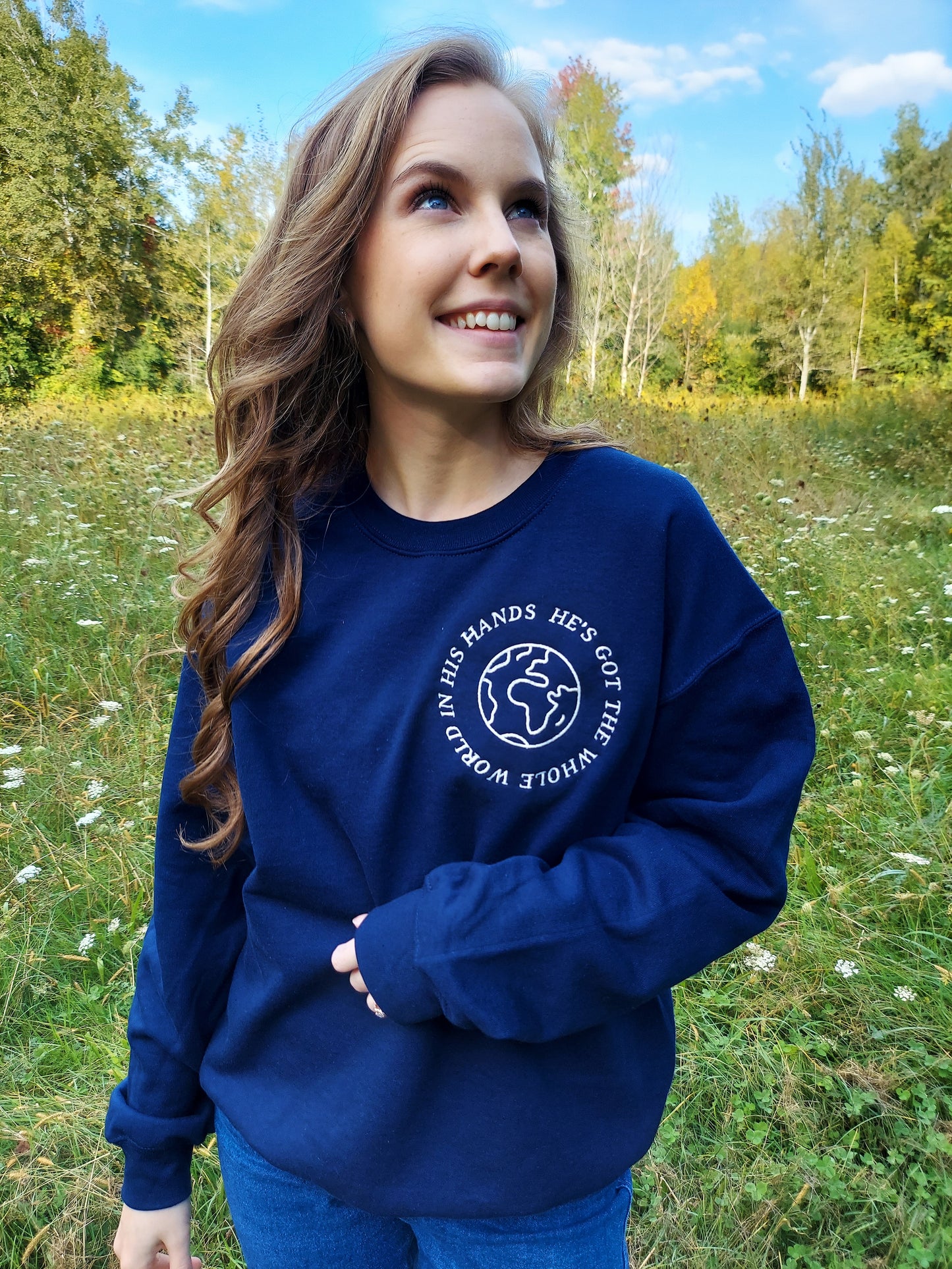 The Whole World Embroidered Crew / Navy