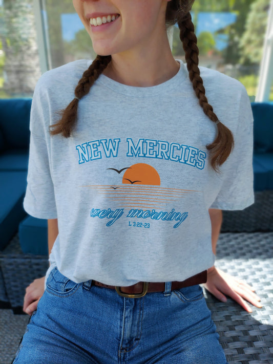 New Mercies Tee / Gray