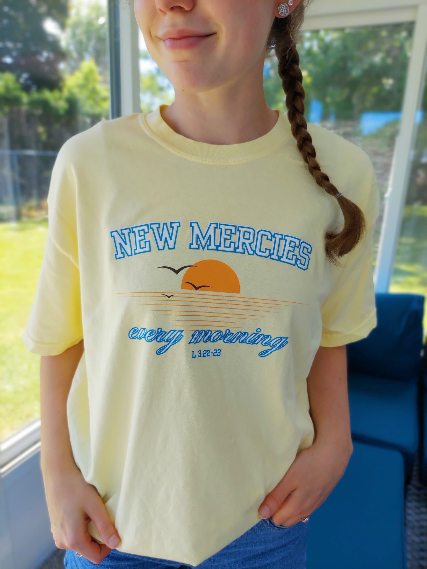 New Mercies Tee / Gray