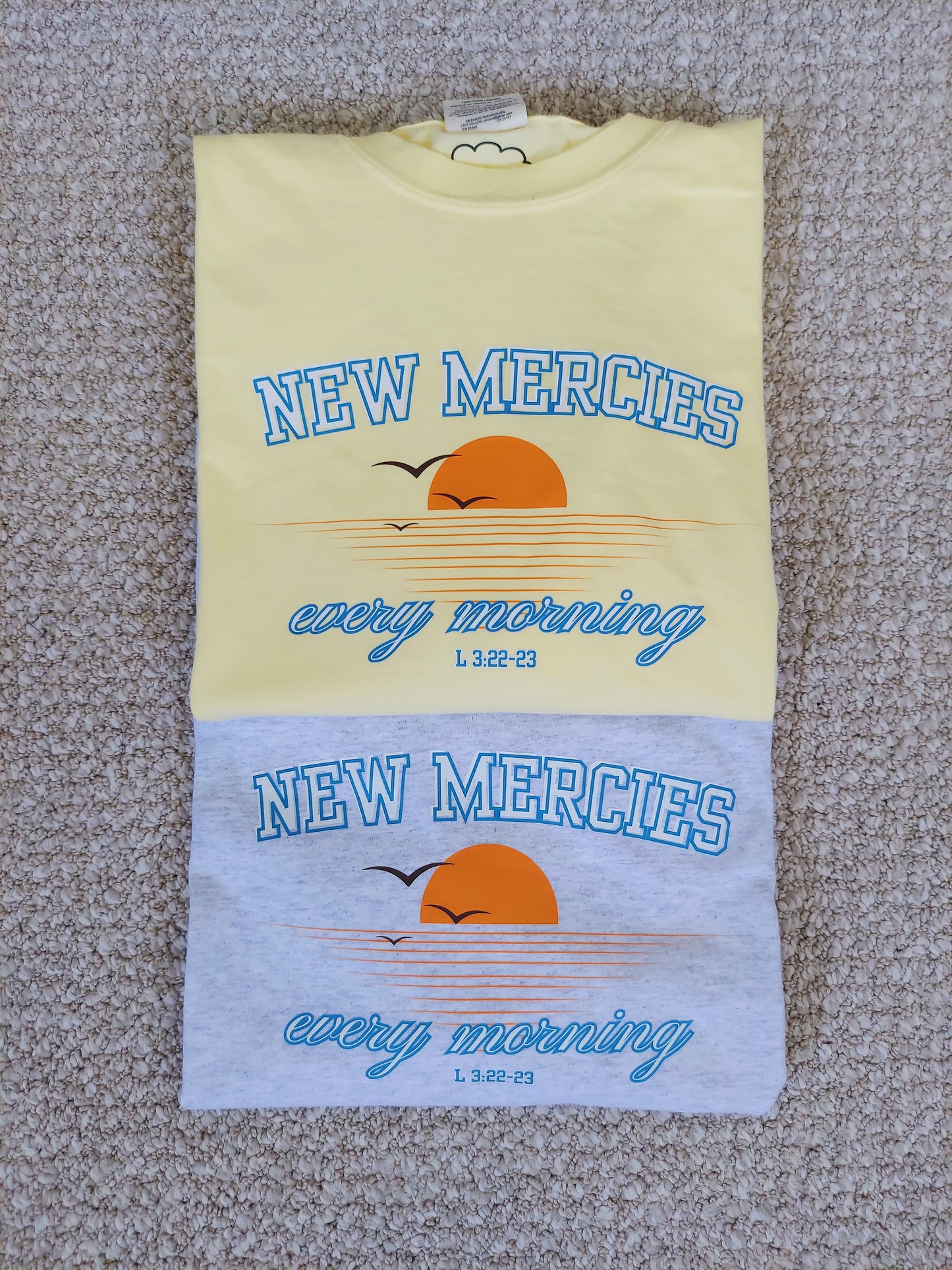 New Mercies Tee / Gray