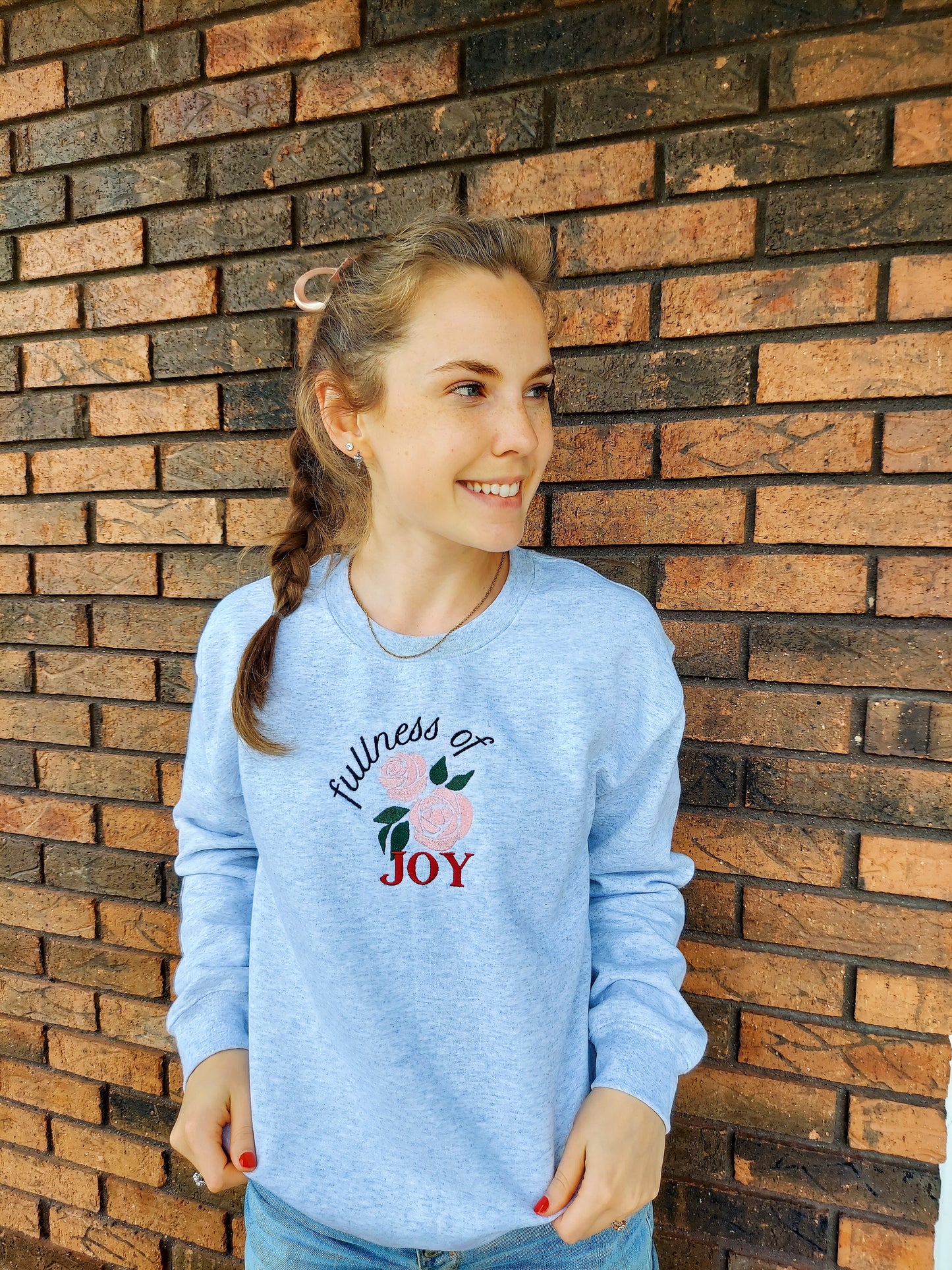 Fullness of Joy Embroidered Crew / Gray