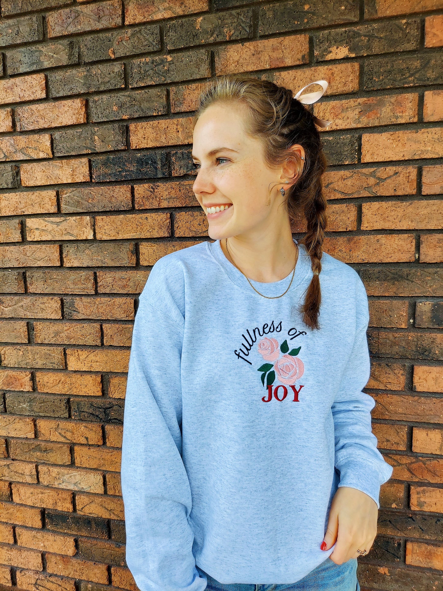 Fullness of Joy Embroidered Crew / Gray