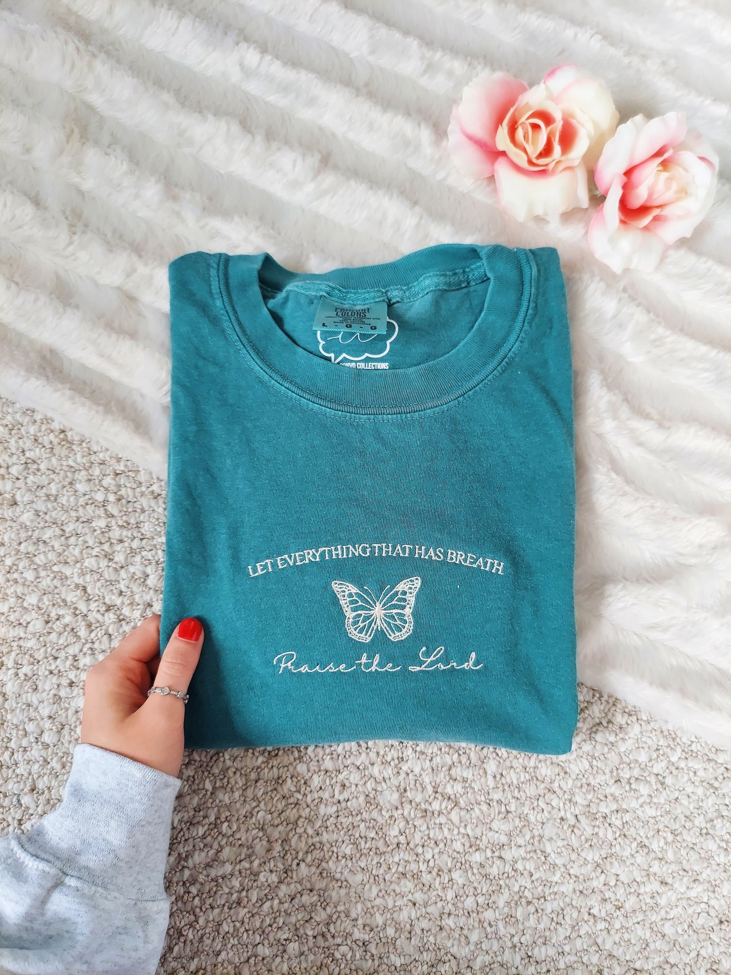 Let Everything That Has Breath Praise The Lord Embroidered Tee / Green